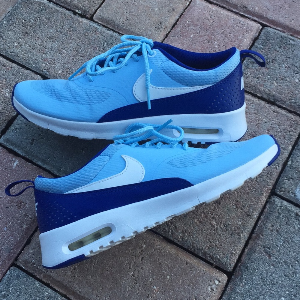 Nike Air Max Thea Size 5Youth